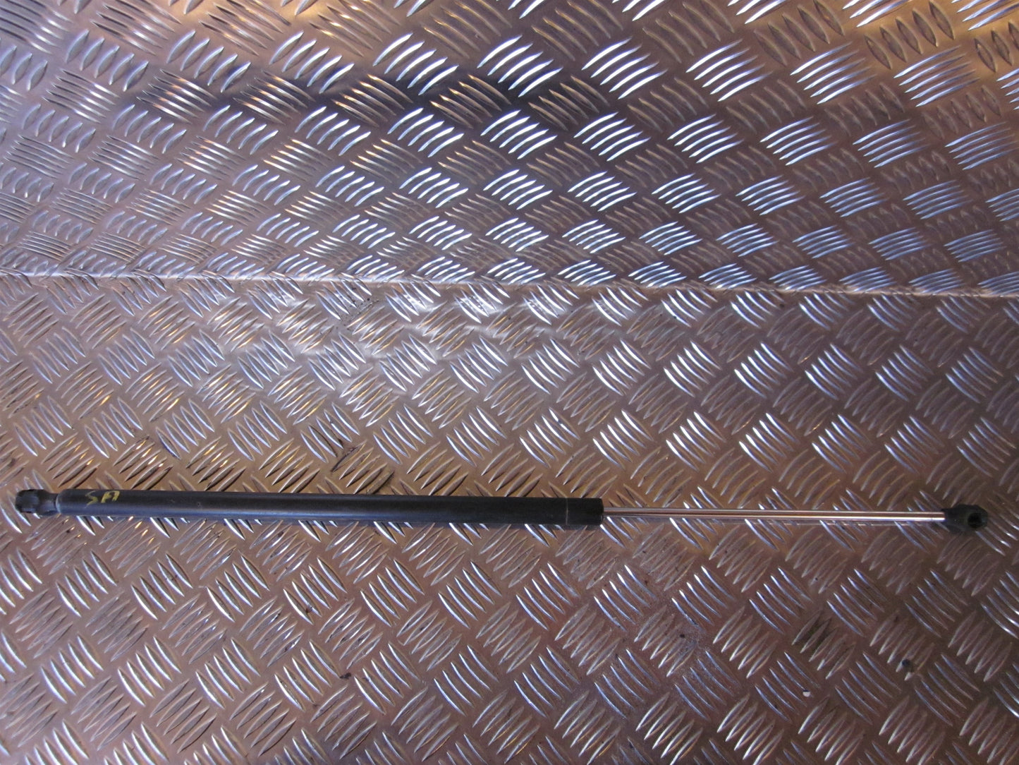 Peugeot Partner Bagklapsdæmper Med OEM Nr. Ophugger Fra Peugeot Ophugger