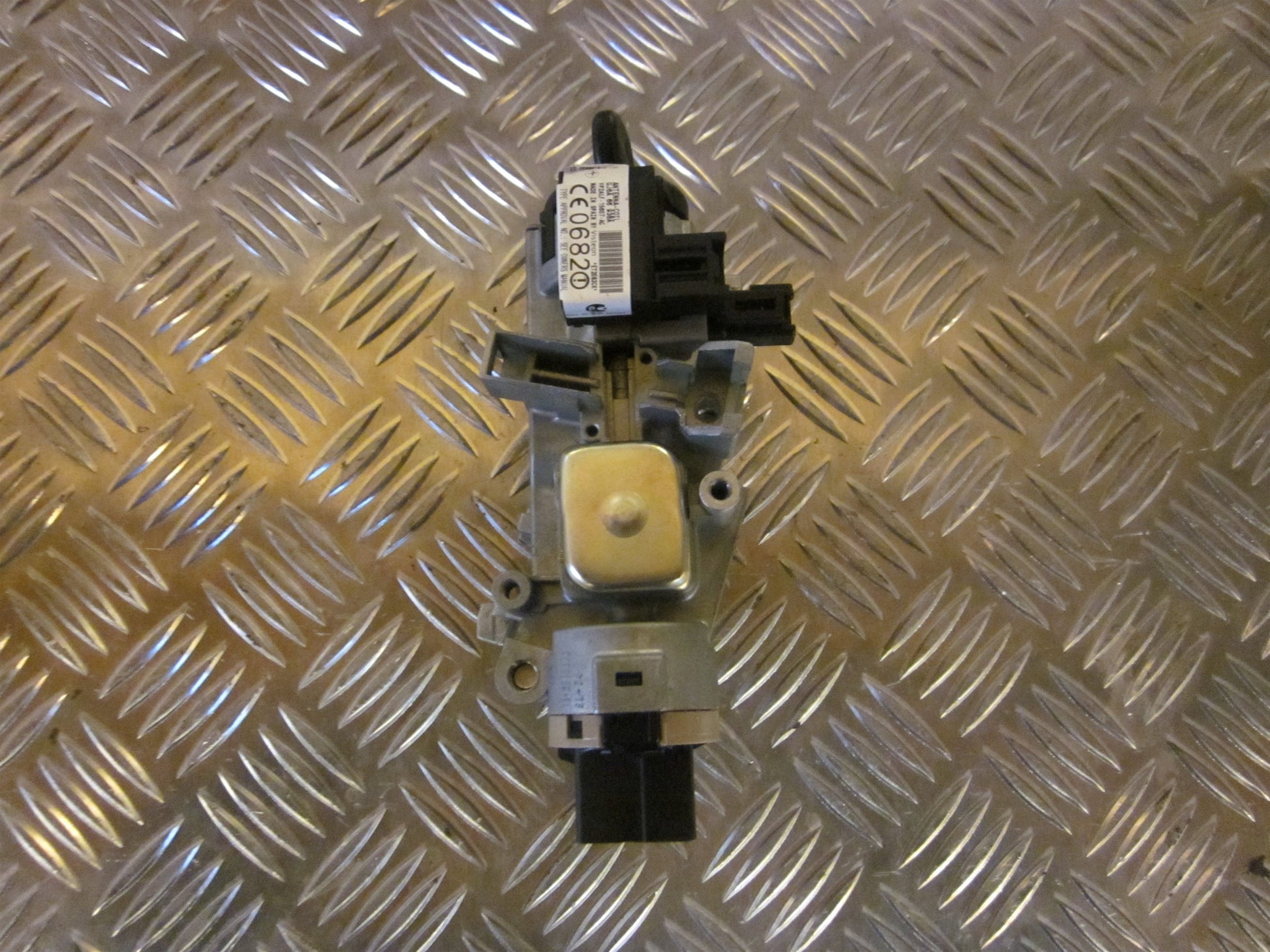 Mazda 6 GG/GY Ratlås Med OEM Nr. Ophugger Fra Mazda Ophugger