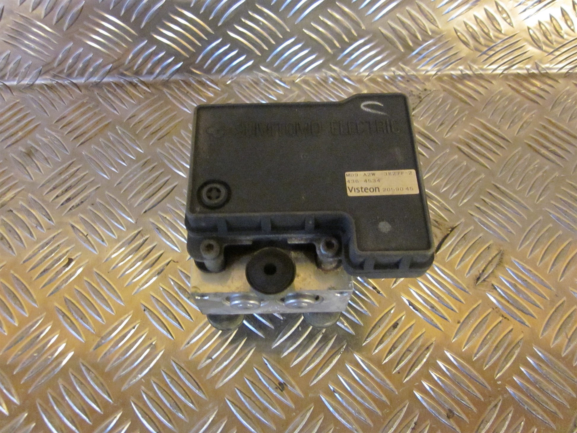 Mazda 6 GG/GY Abs Pumpe Med OEM Nr. md9a2w3e27f2 Fra Mazda Ophugger