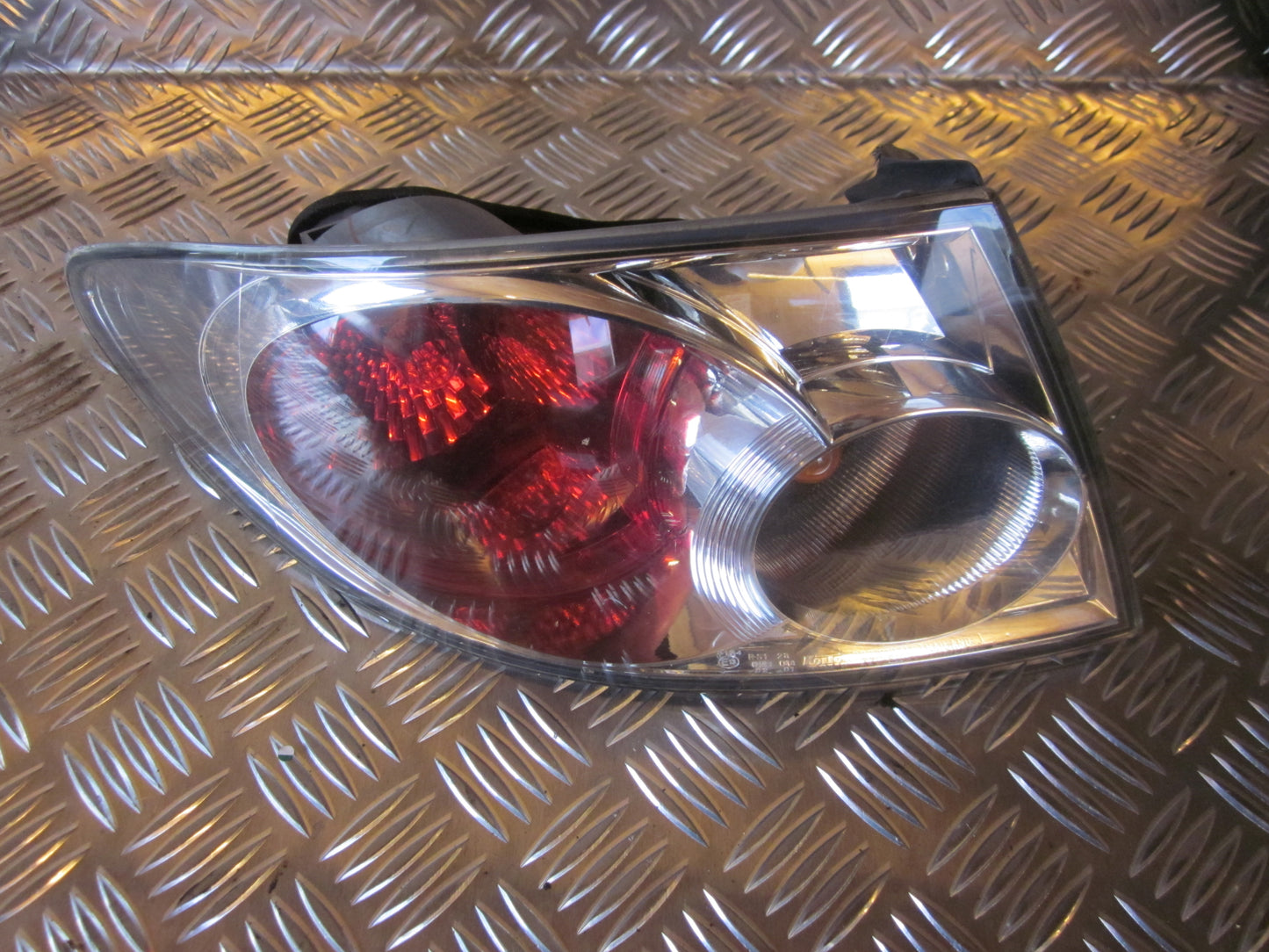 Mazda 6 GG/GY Baglygte Med OEM Nr. Ophugger Fra Mazda Ophugger