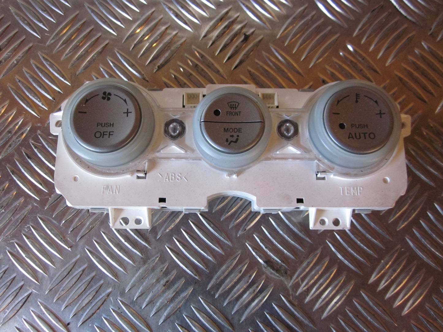 Mazda 6 GG/GY Varmeregulering Med OEM Nr. Ophugger Fra Mazda Ophugger