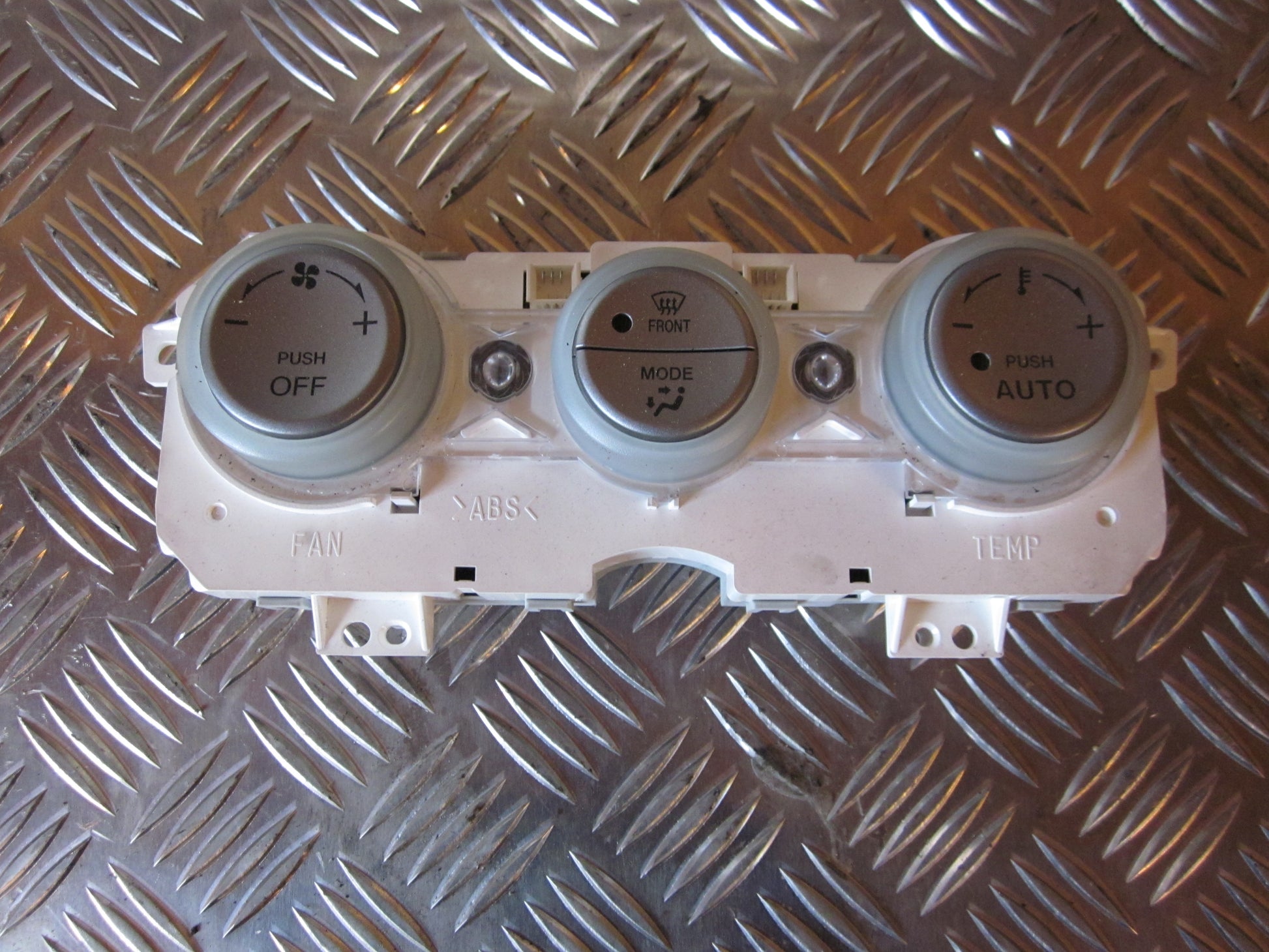 Mazda 6 GG/GY Varmeregulering Med OEM Nr. Ophugger Fra Mazda Ophugger