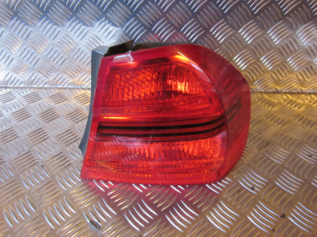 BMW 3-Serie E90/E91/E92/E Baglygte Med OEM Nr. Ophugger Fra BMW Ophugger
