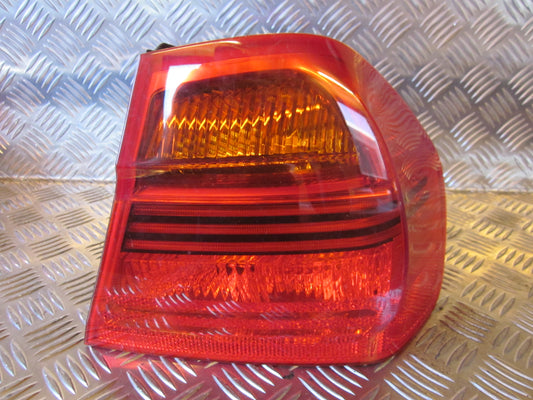 BMW 3-Serie E90/E91/E92 Baglygte Med OEM Nr. Ophugger Fra BMW Ophugger