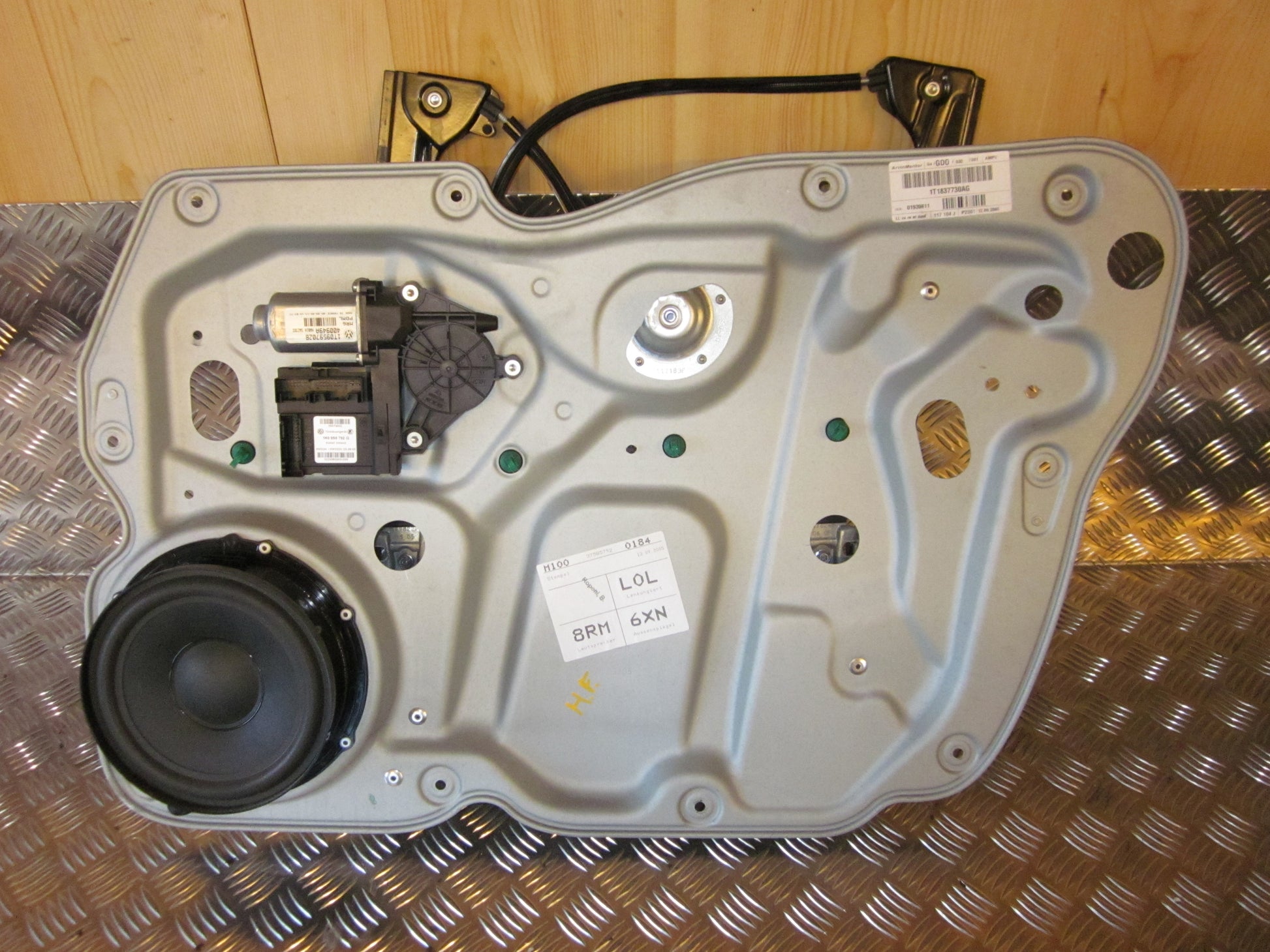 VW Touran 1T GP Rudemotor - Rudehejs Med OEM Nr. 1T0959702B Fra VW Ophugger