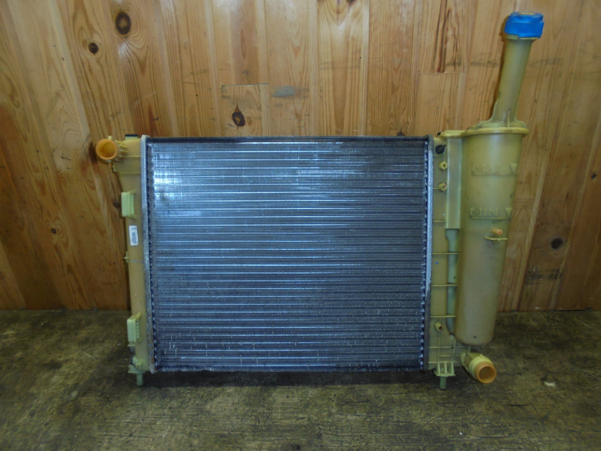 Fiat 500 Køler Med OEM Nr. 51939068 Fra Fiat Ophugger