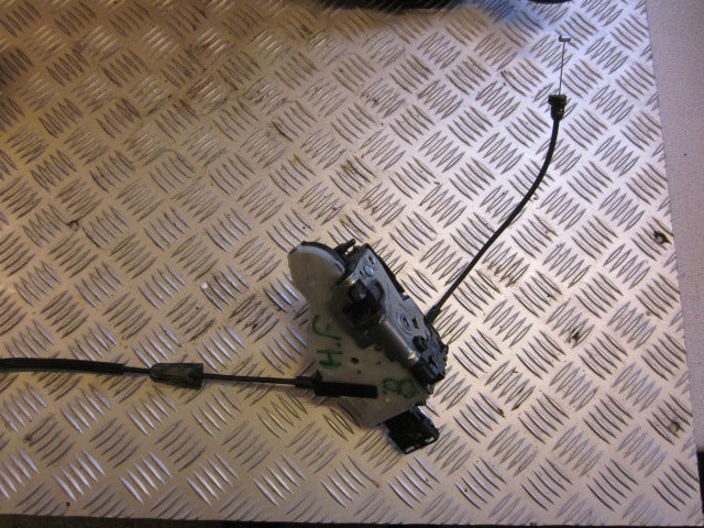 Peugeot 207 Dørlås Med OEM Nr. Ophugger Fra Peugeot Ophugger