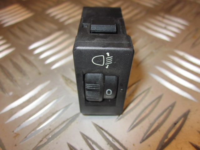 Peugeot 207 Kontakt Lygtejustering Med OEM Nr. Ophugger Fra Peugeot Ophugger