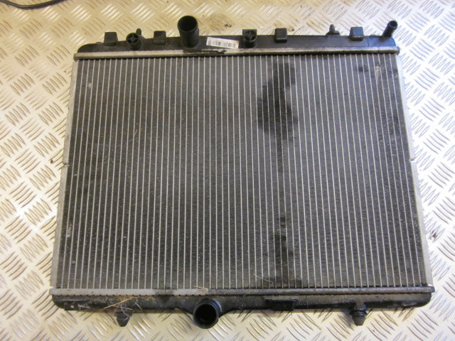 Peugeot 207 Køler Med OEM Nr. Ophugger Fra Peugeot Ophugger