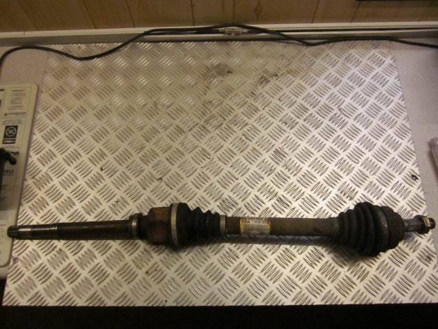 Peugeot 207 Trækaksel For H Med OEM Nr. Ophugger Fra Peugeot Ophugger