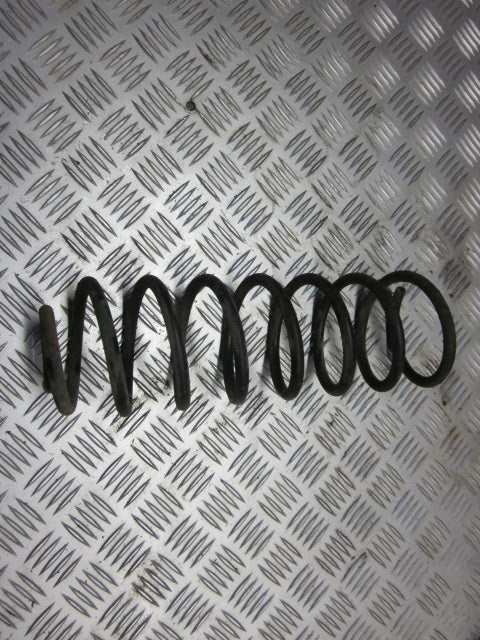 VW Golf 2 Bagfjeder Spiral Med OEM Nr. Ophugger Fra VW Ophugger