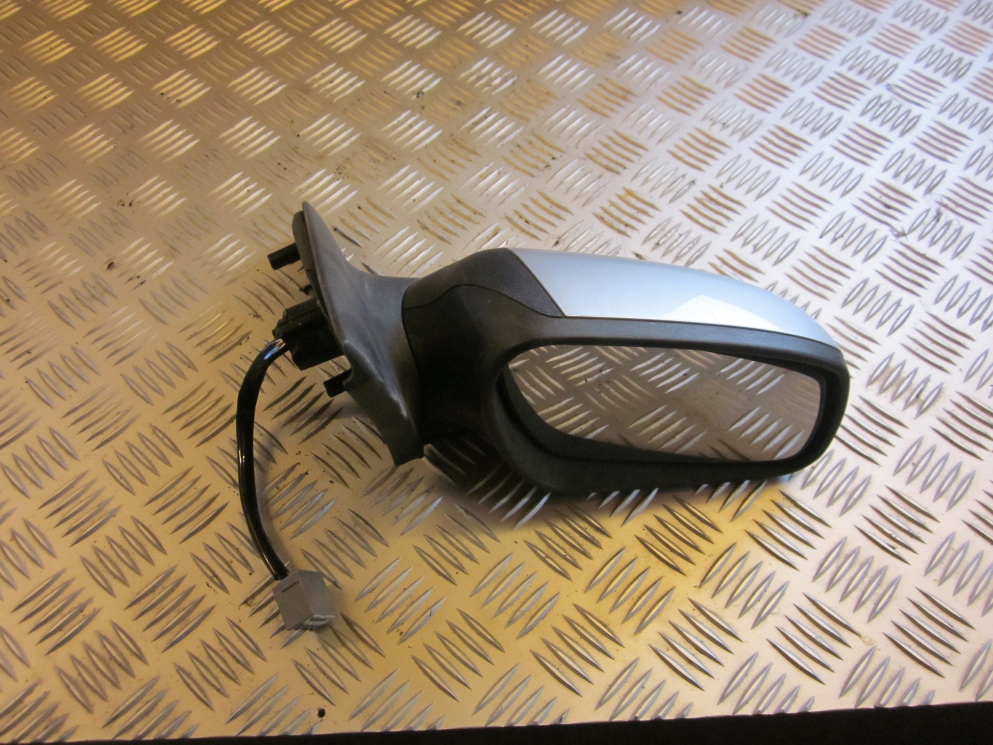 Ford Mondeo 3 Sidespejl Med OEM Nr. 1376108 Fra Ford Ophugger