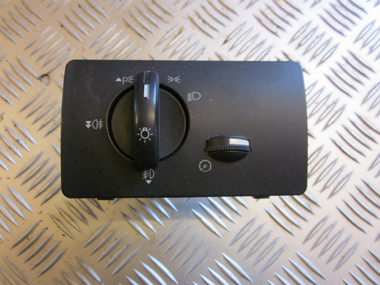 Ford Mondeo 3 Kontakt Lys Med OEM Nr. Ophugger Fra Ford Ophugger