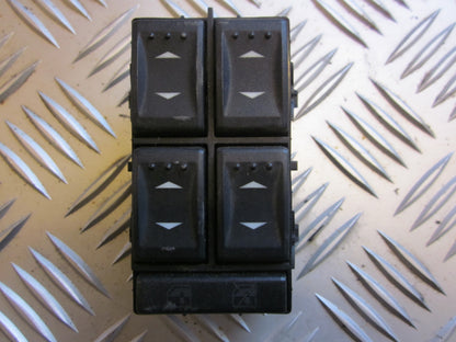 Ford Mondeo 3 Kontakt Rudehejs Med OEM Nr. Ophugger Fra Ford Ophugger