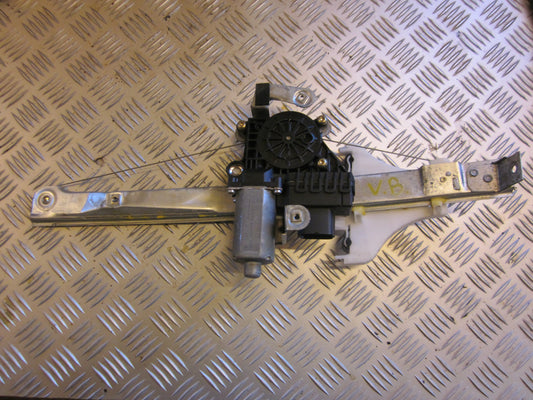 Ford Mondeo 3 Rudemotor - Rudehejs Med OEM Nr. Ophugger Fra Ford Ophugger