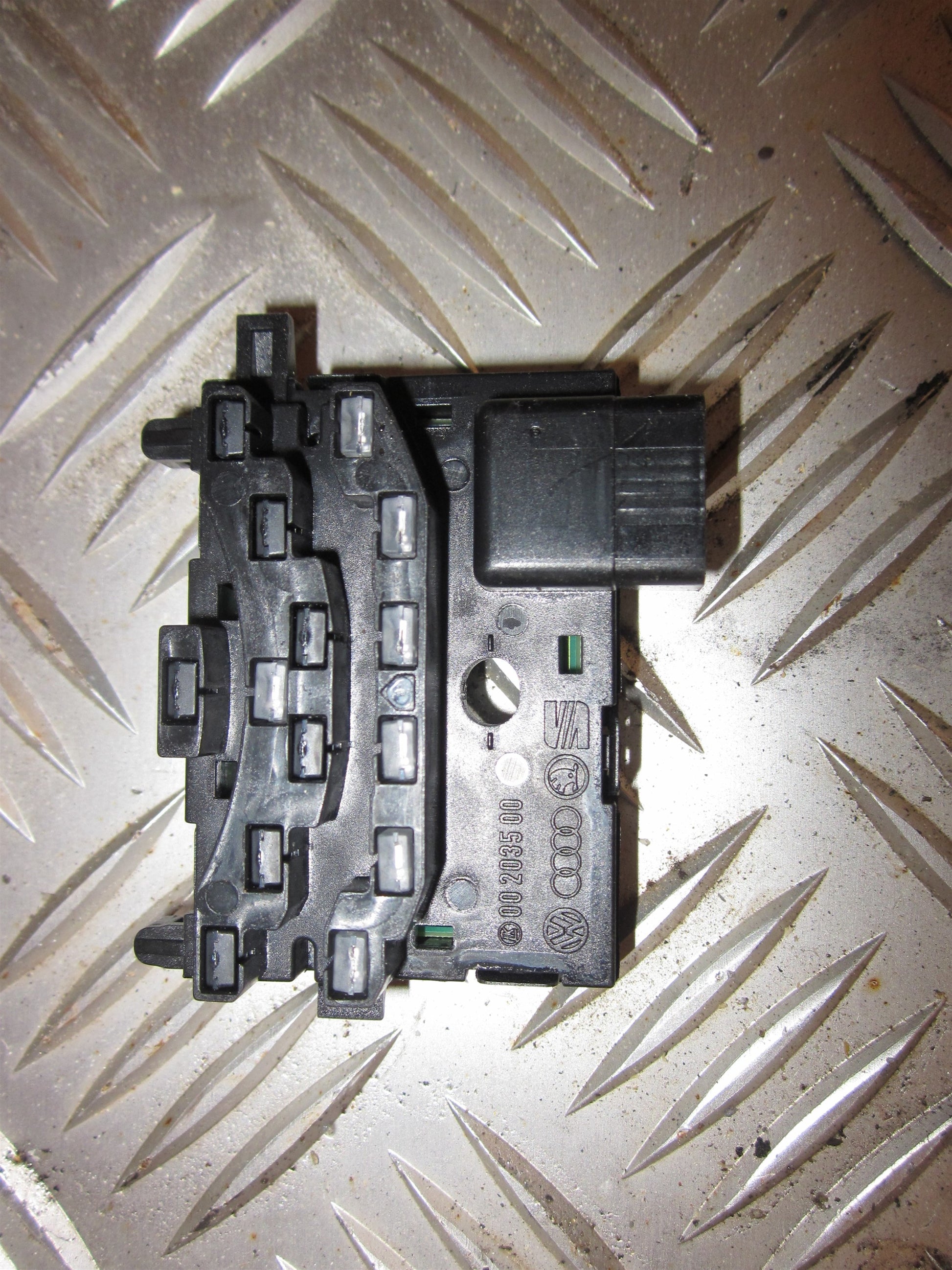 VW Touran 1T GP Ratvinkelsensor Med OEM Nr. 1K0959654 Fra VW Ophugger