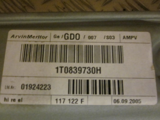 VW Touran 1T GP Rudemotor - Rudehejs Med OEM Nr. 1T0839730H Fra VW Ophugger