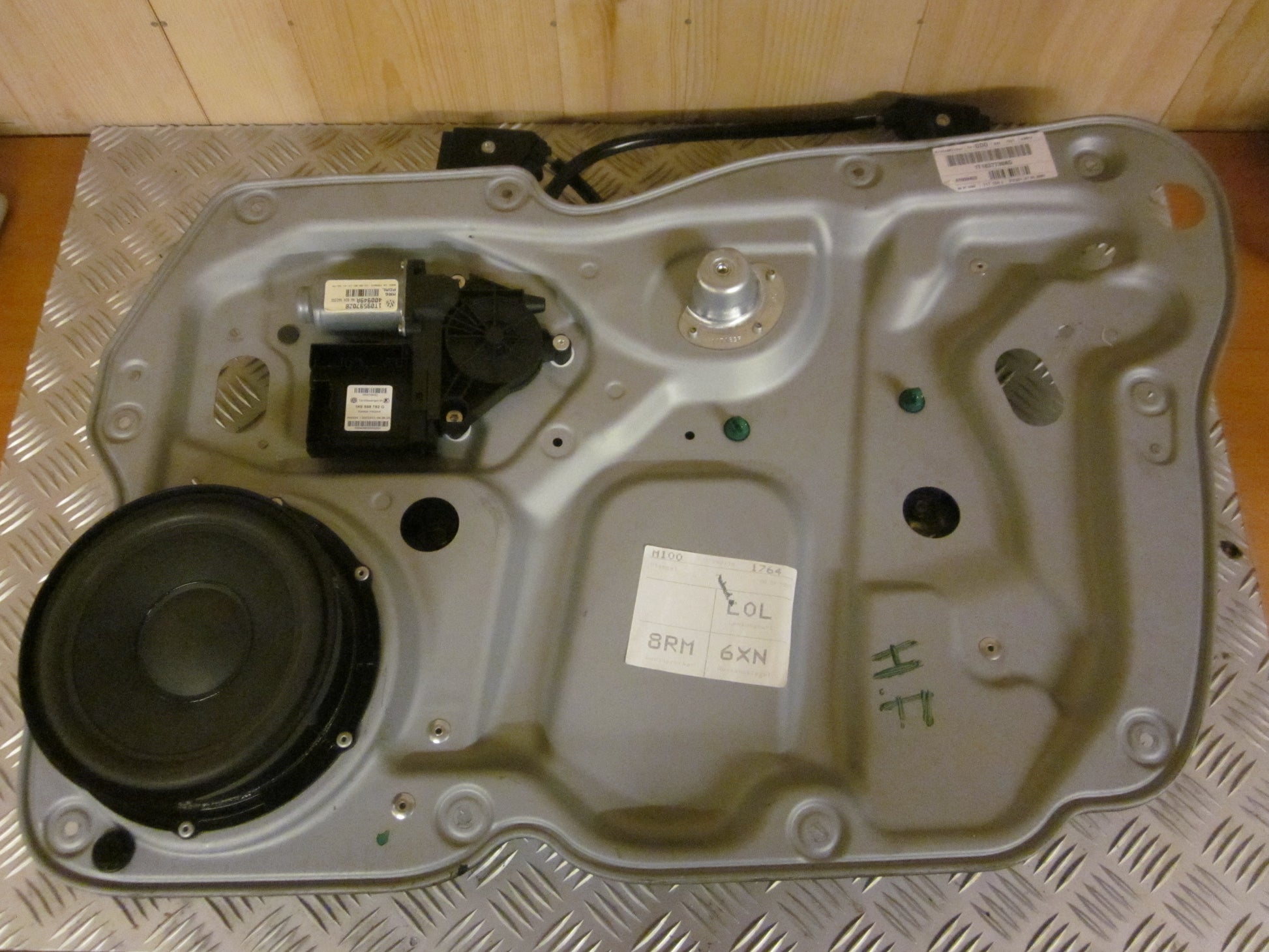 VW Touran 1T GP Rudemotor - Rudehejs Med OEM Nr. 1T1837730AG Fra VW Ophugger