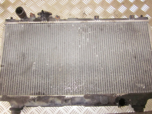 Mazda 323 S 4D BA12 Køler Med OEM Nr. Ophugger Fra Mazda Ophugger