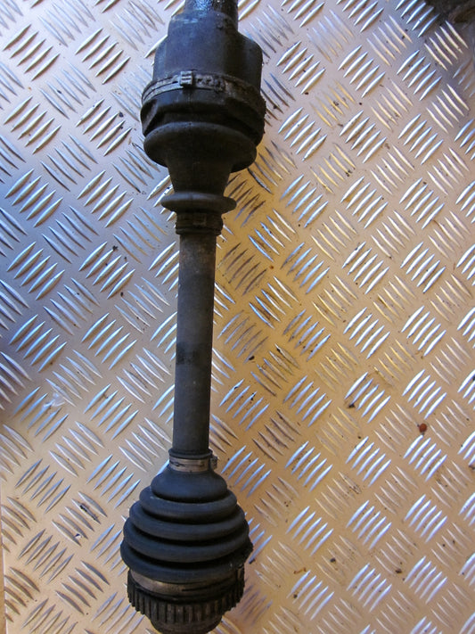 Ford Mondeo 2 Trækaksel For H Med OEM Nr. Ophugger Fra Ford Ophugger