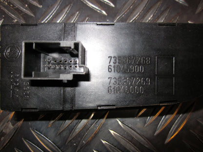 Fiat Grande Punto Kontakt Lygtejustering Med OEM Nr. Ophugger Fra Fiat Ophugger