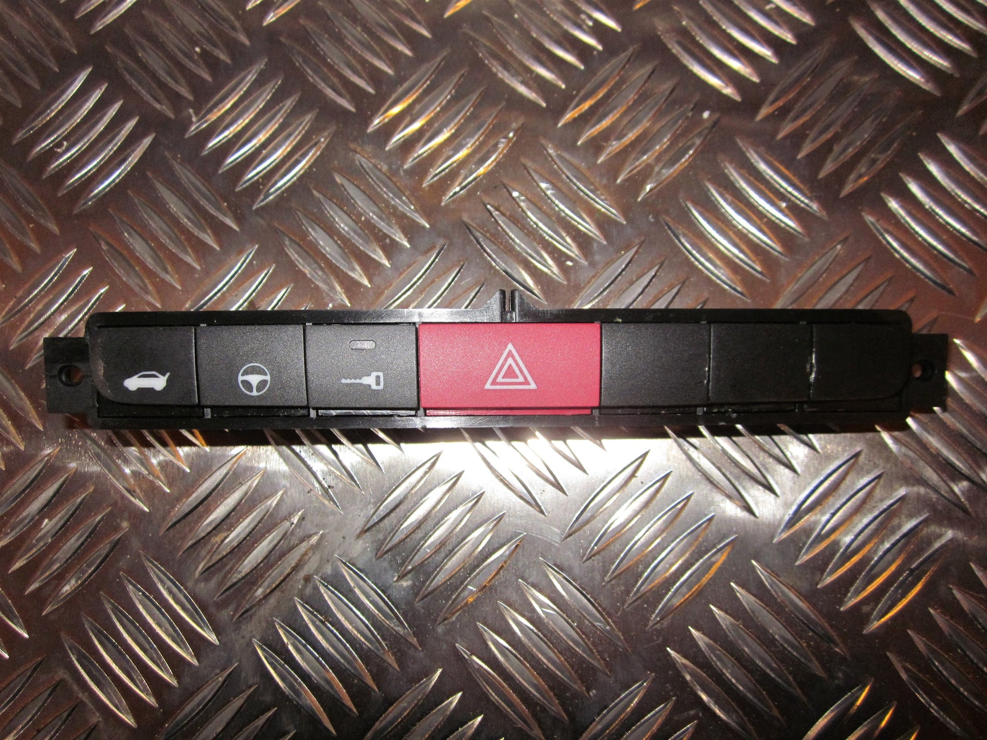 Fiat Grande Punto Kontakt Katastrofe Med OEM Nr. Ophugger Fra Fiat Ophugger