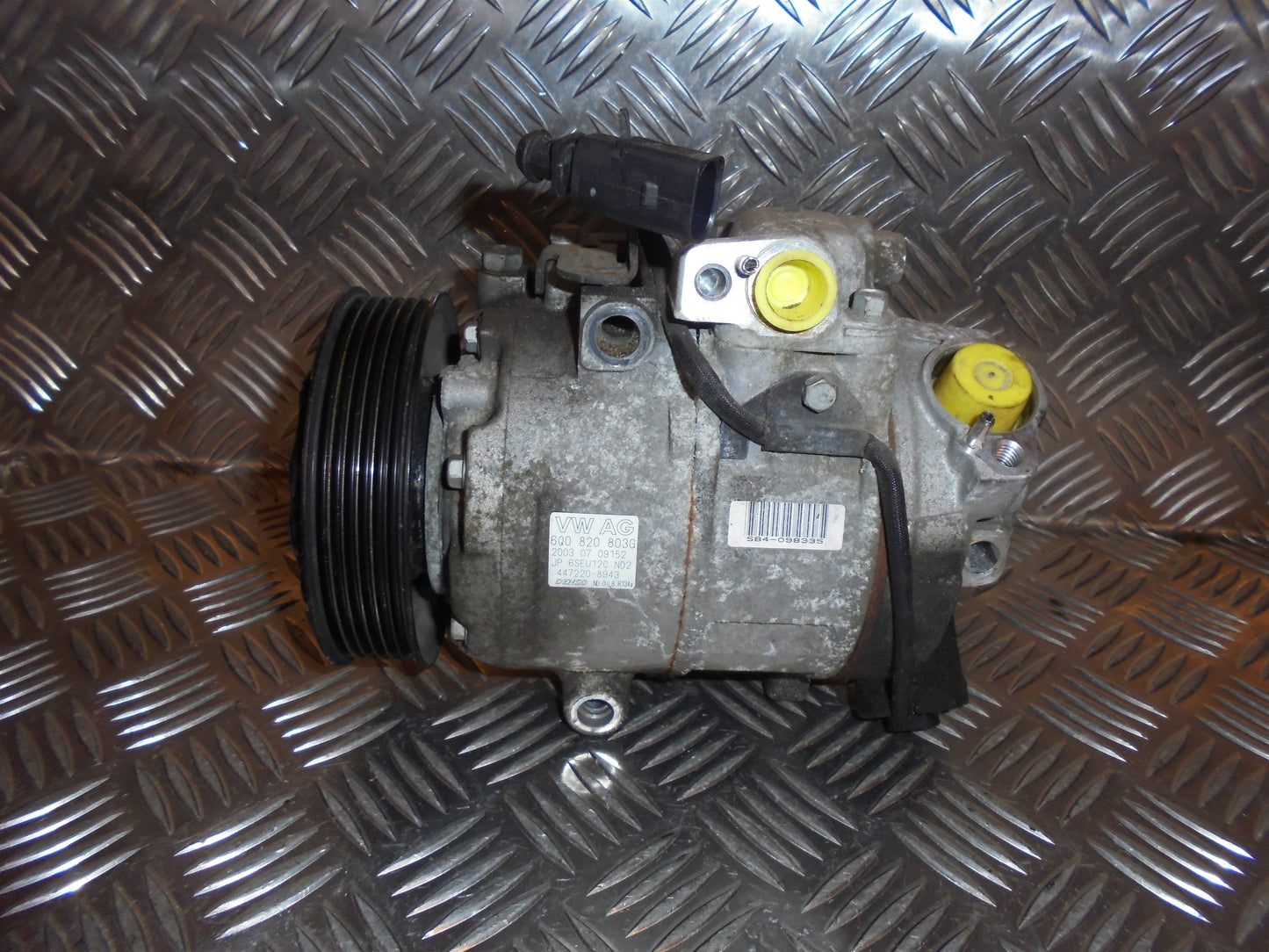VW Polo 9N Aircondition Pumpe Med OEM Nr. 6Q0820803G Fra VW Ophugger