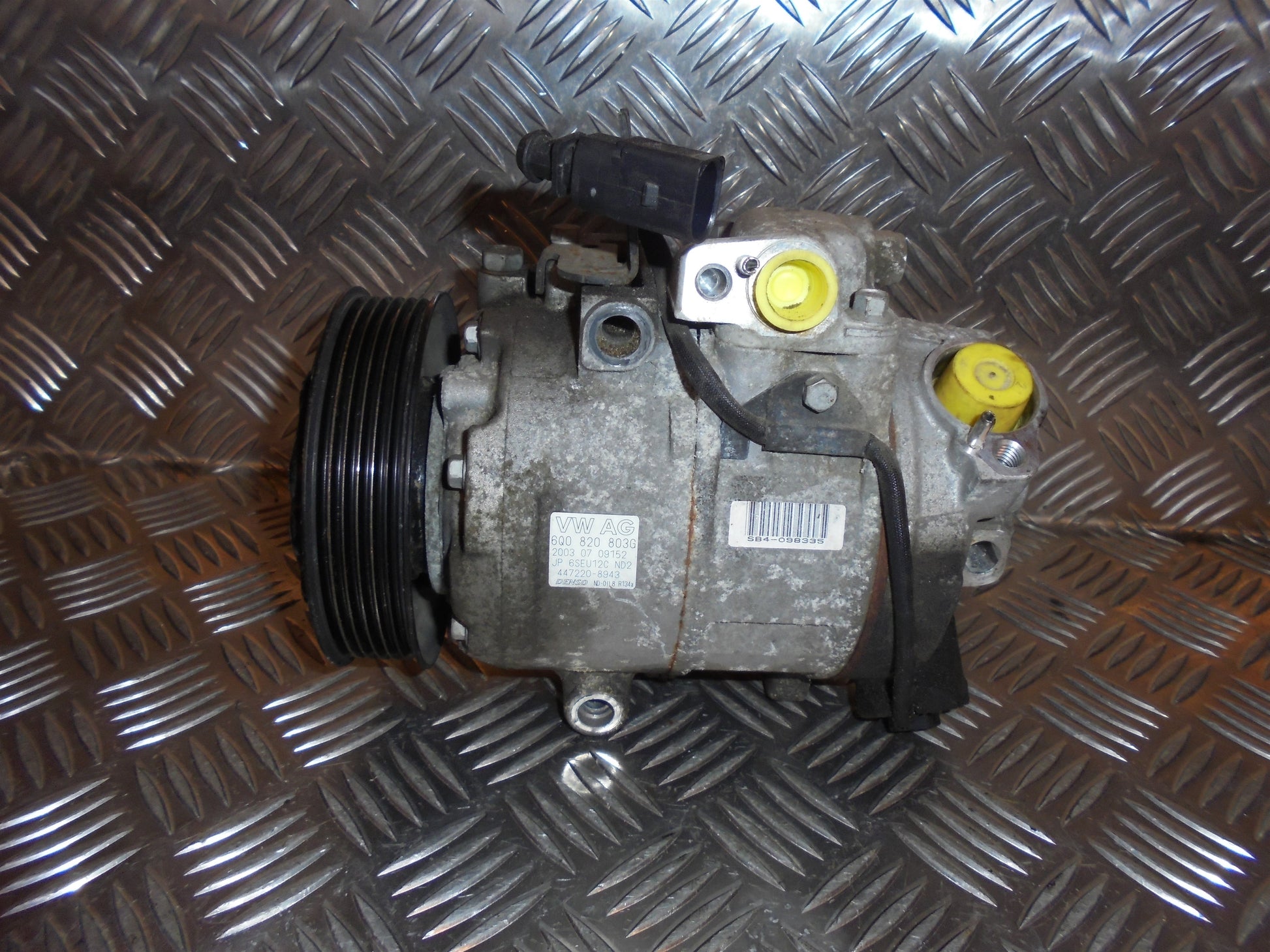 VW Polo 9N Aircondition Pumpe Med OEM Nr. 6Q0820803G Fra VW Ophugger