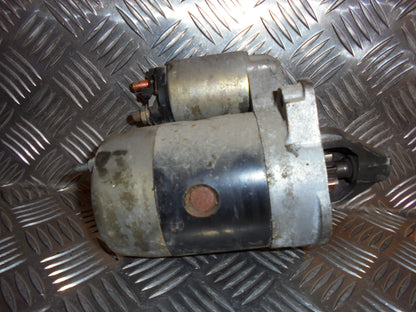 Mazda 323 C 3D BA13 Starter Med OEM Nr. B50518400 Fra Mazda Ophugger