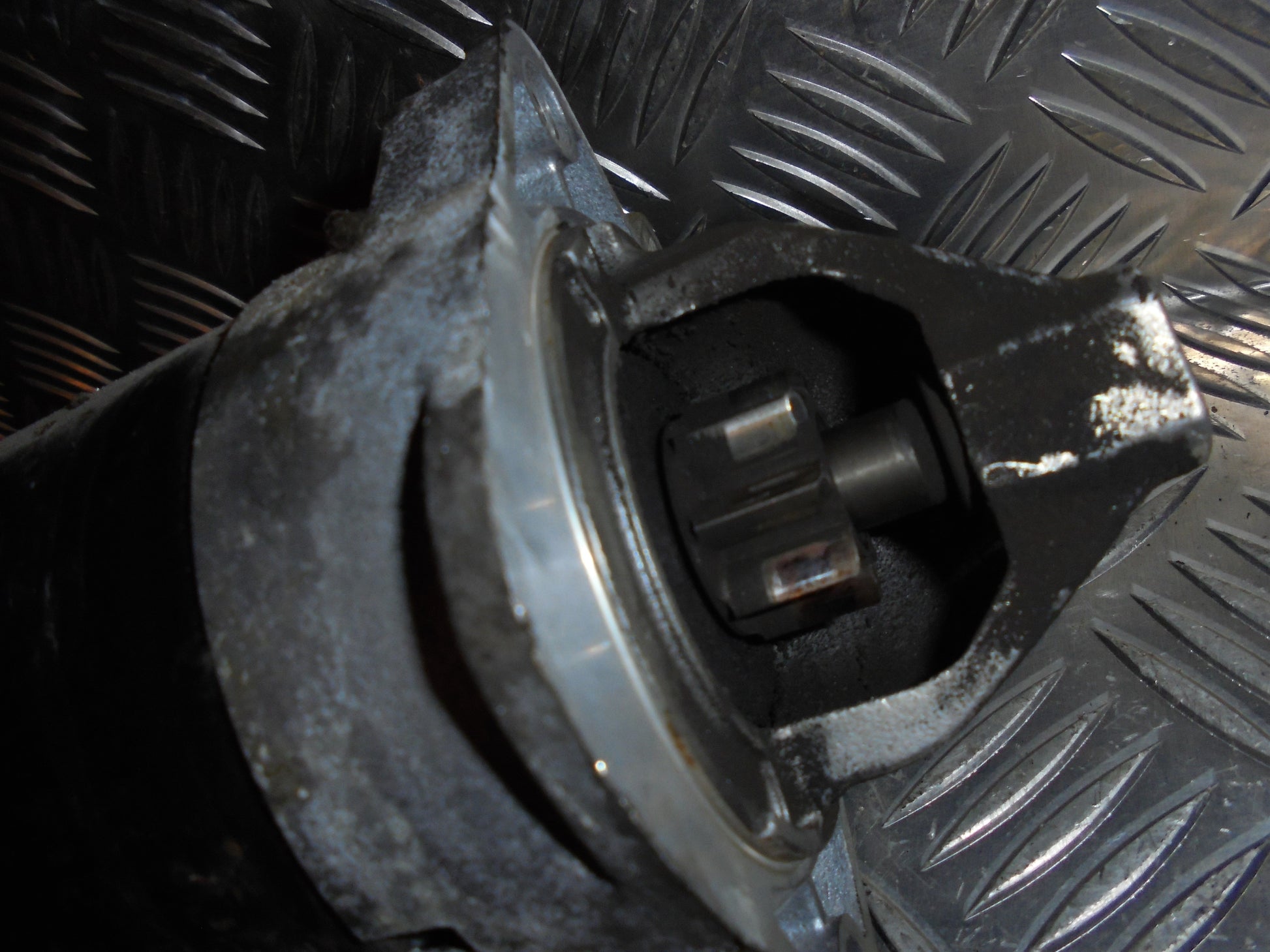 Mazda 323 C 3D BA13 Starter Med OEM Nr. B50518400 Fra Mazda Ophugger