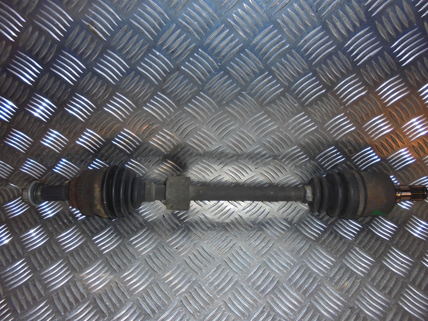 Opel Agila A Trækaksel For V Med OEM Nr. Ophugger Fra Opel Ophugger