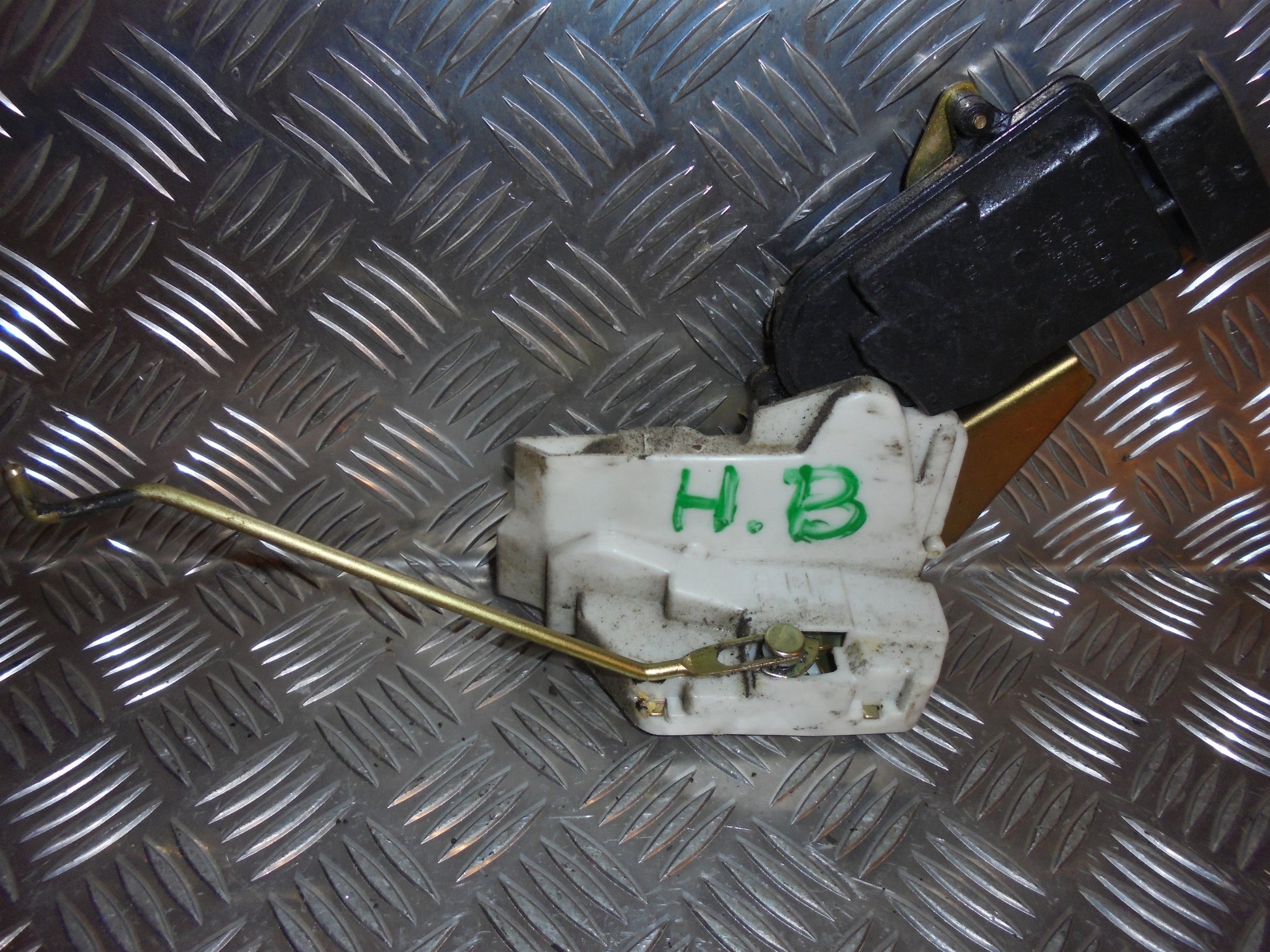 Opel Agila A Dørlås Med OEM Nr. Ophugger Fra Opel Ophugger