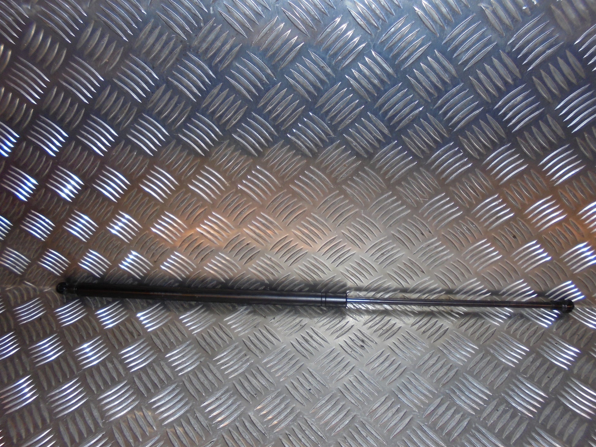 Opel Agila A Bagklapsdæmper Med OEM Nr. Ophugger Fra Opel Ophugger