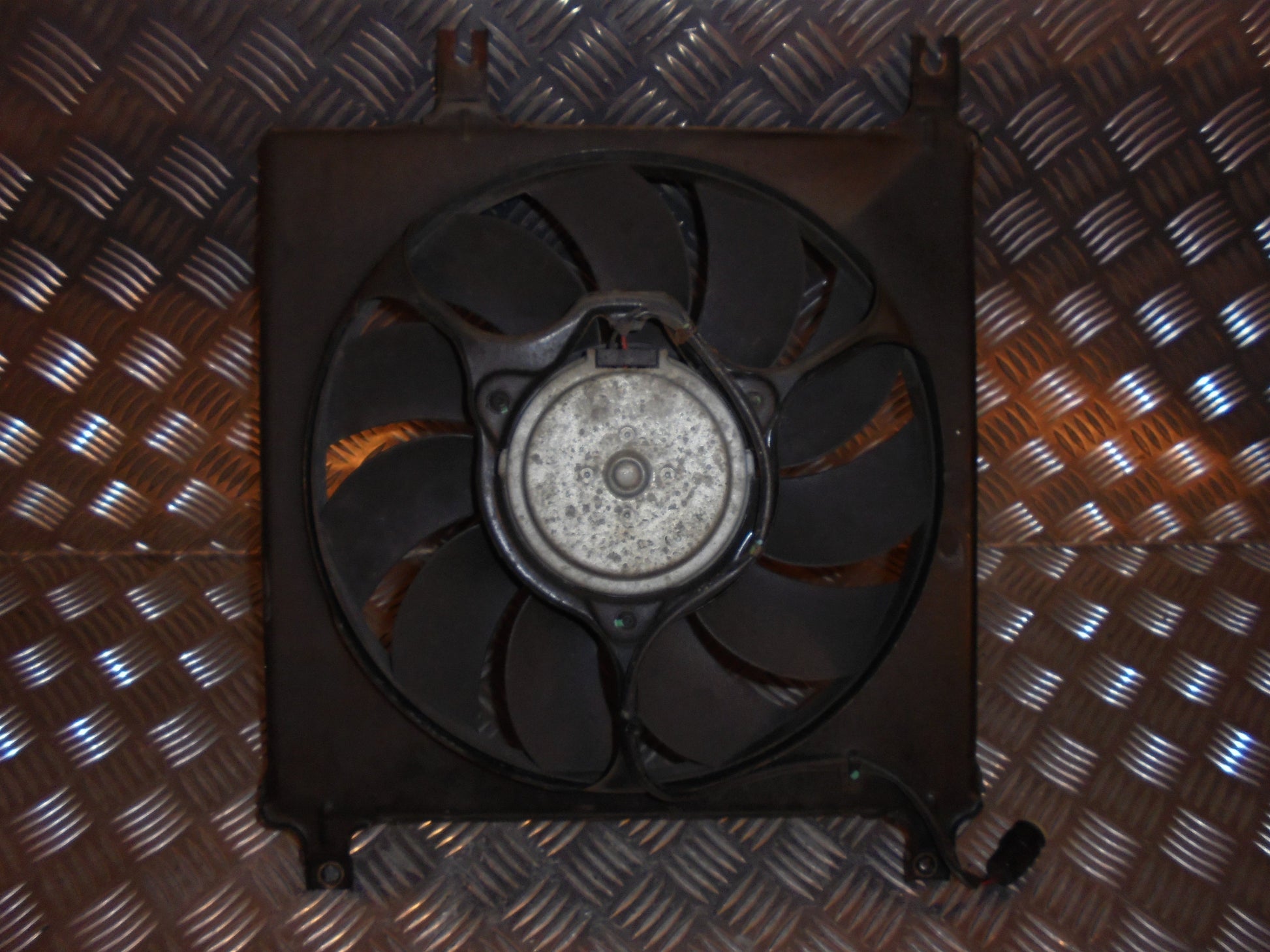 Opel Agila A Kølerblæser El Med OEM Nr. Ophugger Fra Opel Ophugger