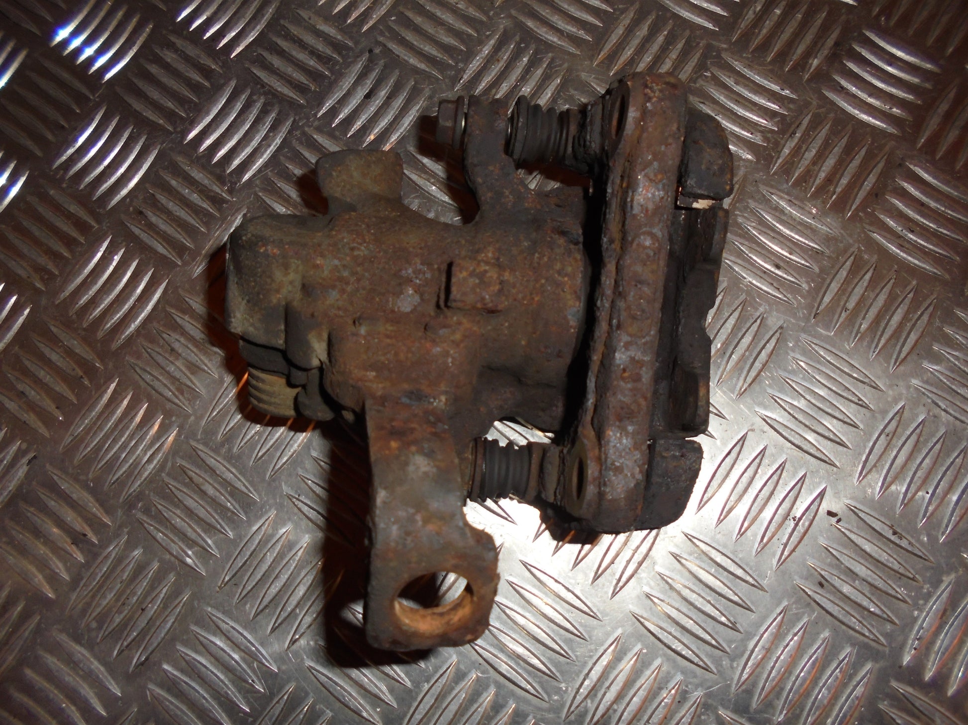 Honda Civic 5D Bremsekaliber HB Med OEM Nr. Ophugger Fra Honda Ophugger