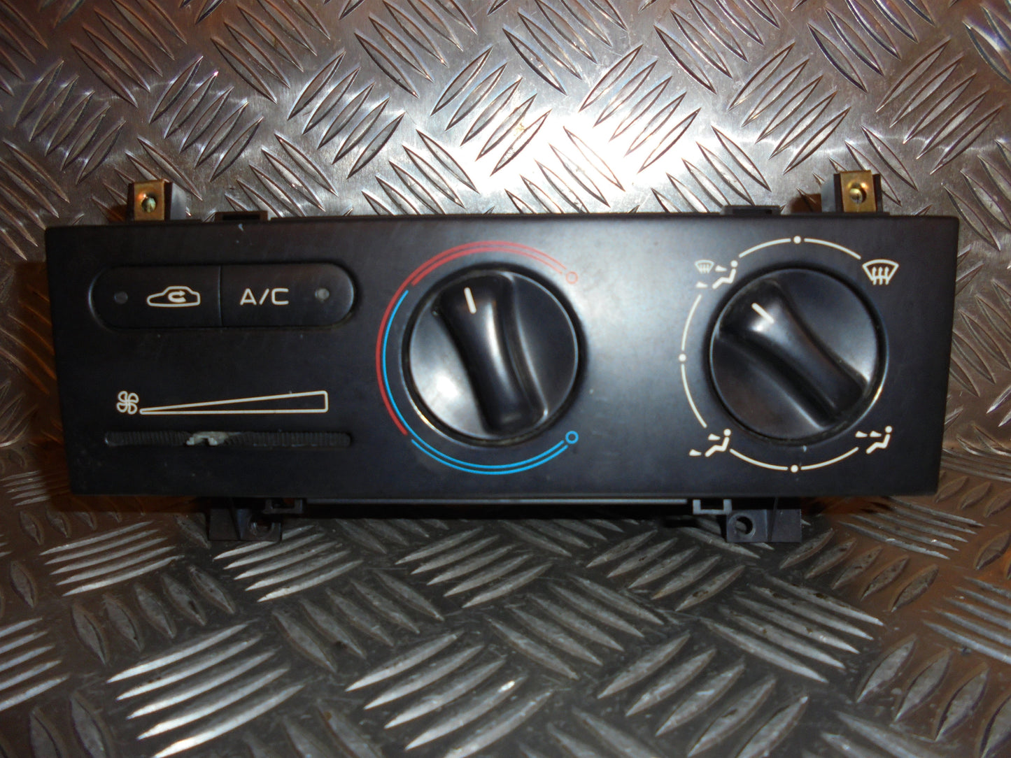 Peugeot 406 Varmeregulering Med OEM Nr. Ophugger Fra Peugeot Ophugger