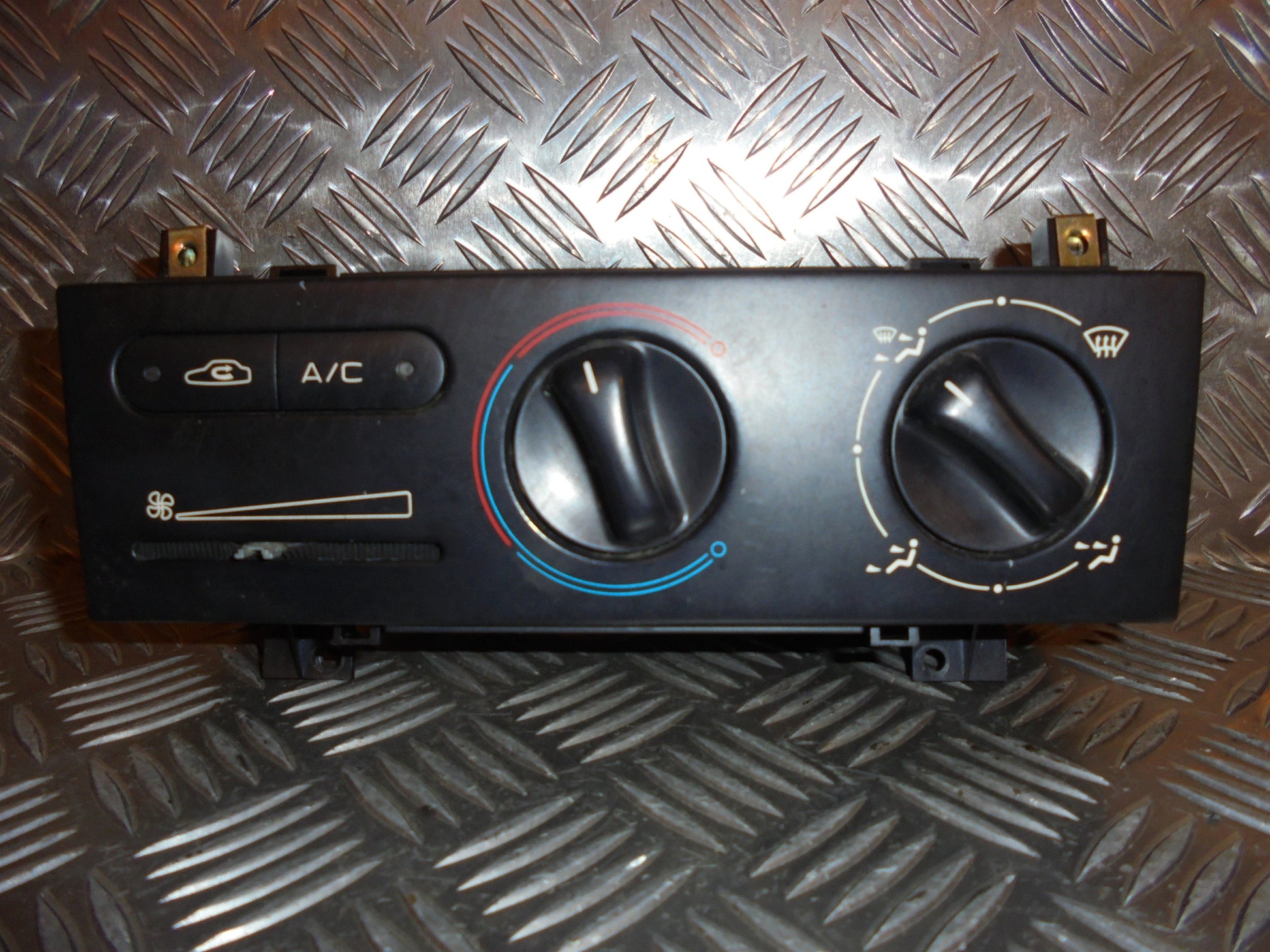 Peugeot 406 Varmeregulering Med OEM Nr. Ophugger Fra Peugeot Ophugger