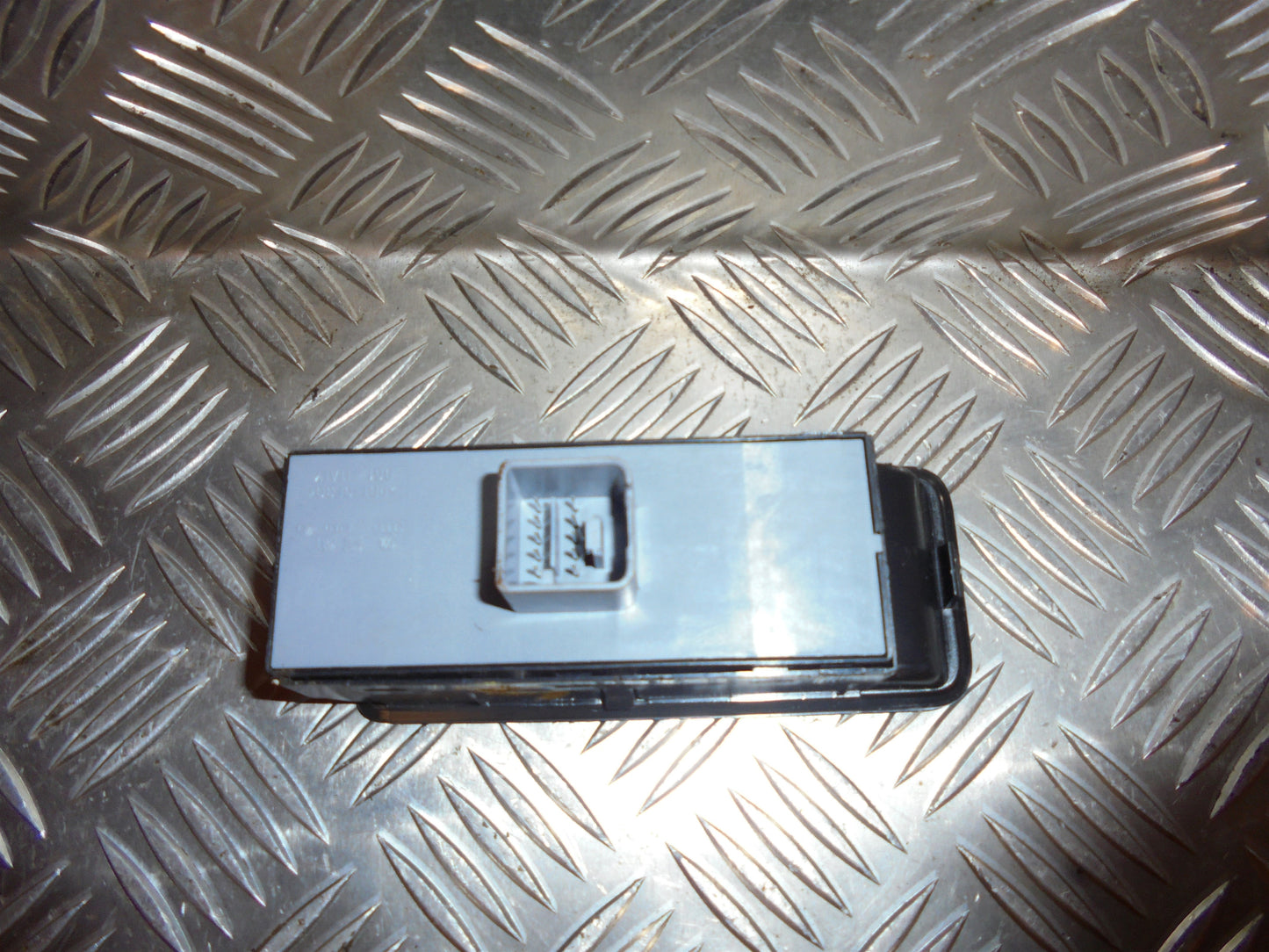 VW Polo 6R Kontakt Rudehejs Med OEM Nr. 6R0867255D Fra VW Ophugger