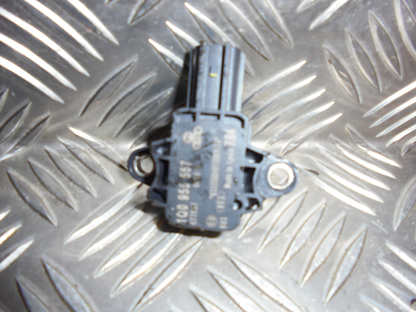 VW Polo 6R Elektriske Dele Div Med OEM Nr. 1Q0955557 Fra VW Ophugger