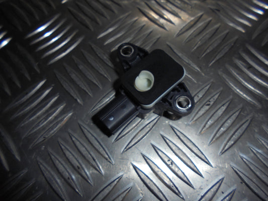 VW Polo 6R Elektriske Dele Div Med OEM Nr. 1Q0955557 Fra VW Ophugger