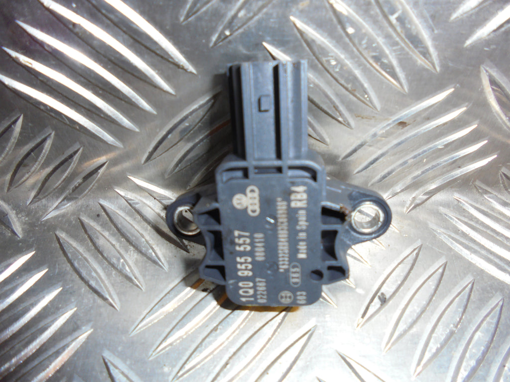 VW Polo 6R Elektriske Dele Div Med OEM Nr. 1Q0955557 Fra VW Ophugger