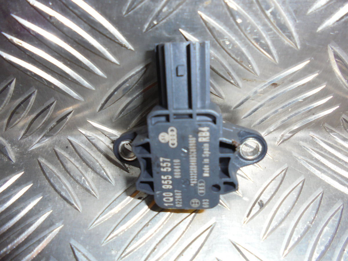 VW Polo 6R Elektriske Dele Div Med OEM Nr. 1Q0955557 Fra VW Ophugger