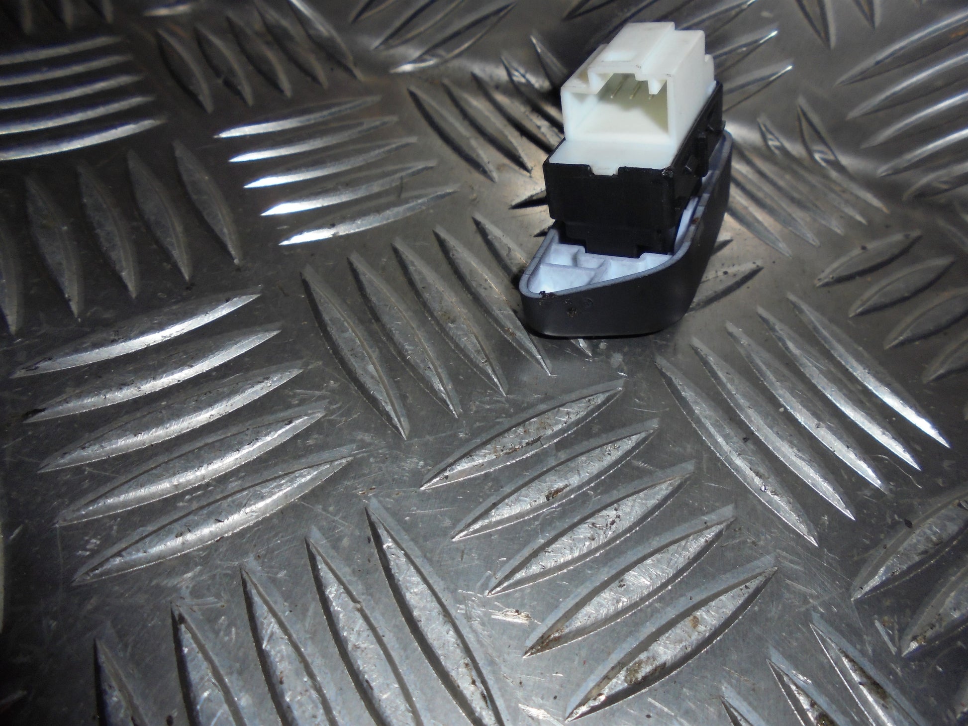 VW Polo 6R Dørkontakt  Med OEM Nr. 6R1962125A Fra VW Ophugger