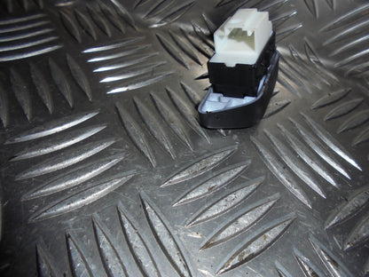 VW Polo 6R Dørkontakt  Med OEM Nr. 6R1962125A Fra VW Ophugger