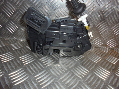 VW Polo 6R Dørlås Med OEM Nr. 5K4839015L Fra VW Ophugger