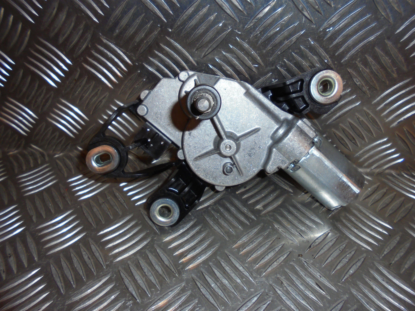 VW Polo 6R Bagrudevisker Motor Med OEM Nr. 0390201216 Fra VW Ophugger