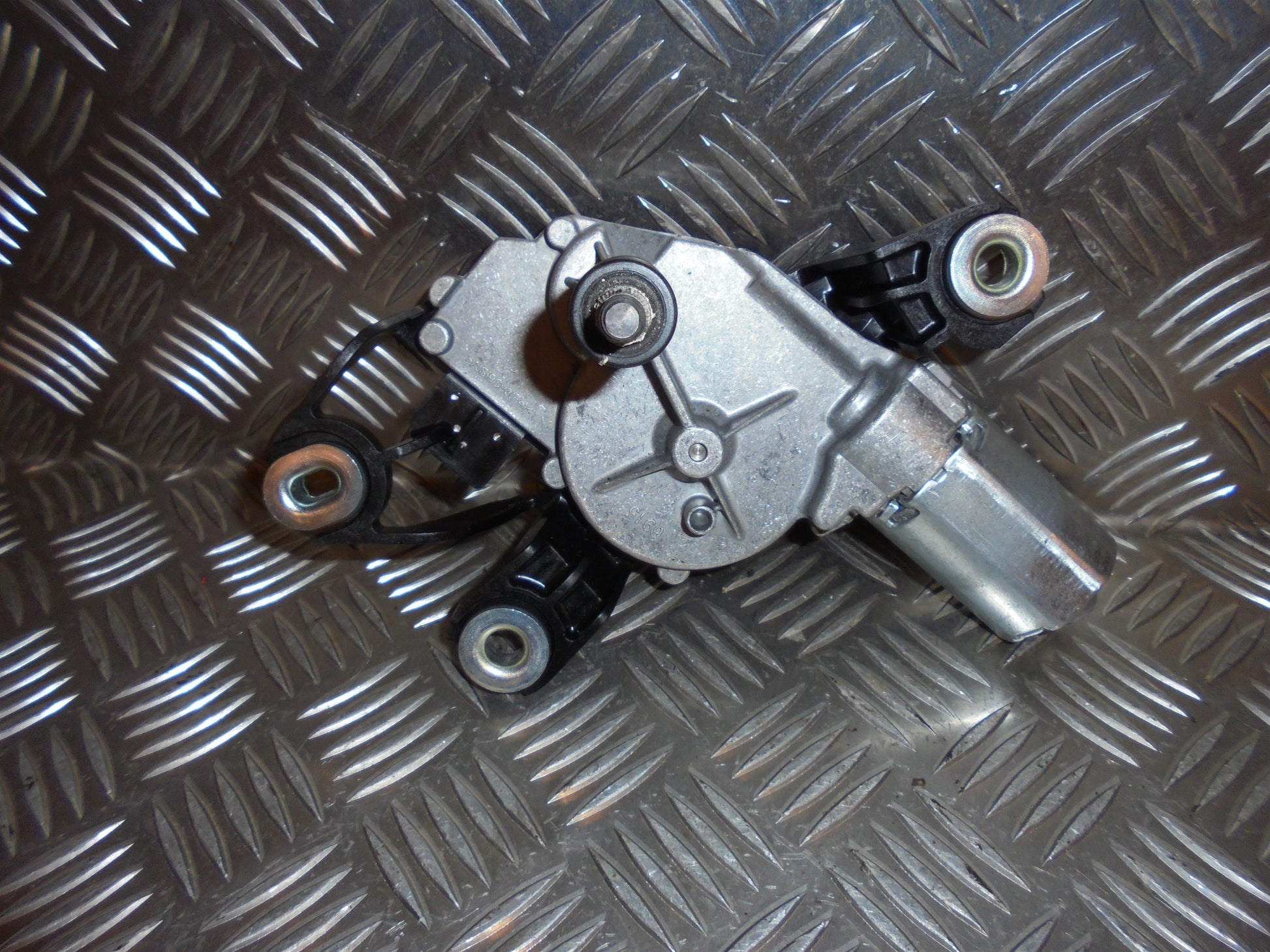 VW Polo 6R Bagrudevisker Motor Med OEM Nr. 0390201216 Fra VW Ophugger