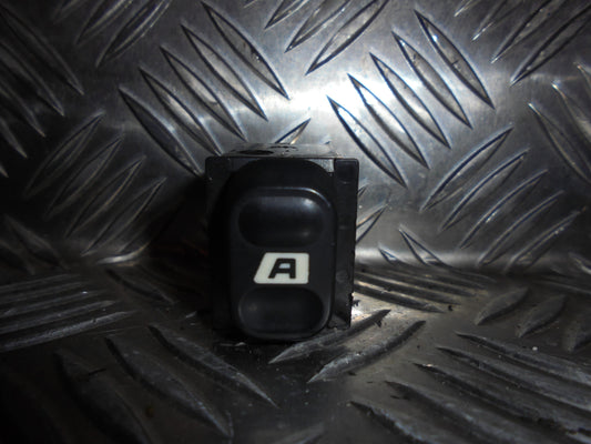 Citroen Xsara Kontakt Rudehejs Med OEM Nr. Ophugger Fra Citroen Ophugger