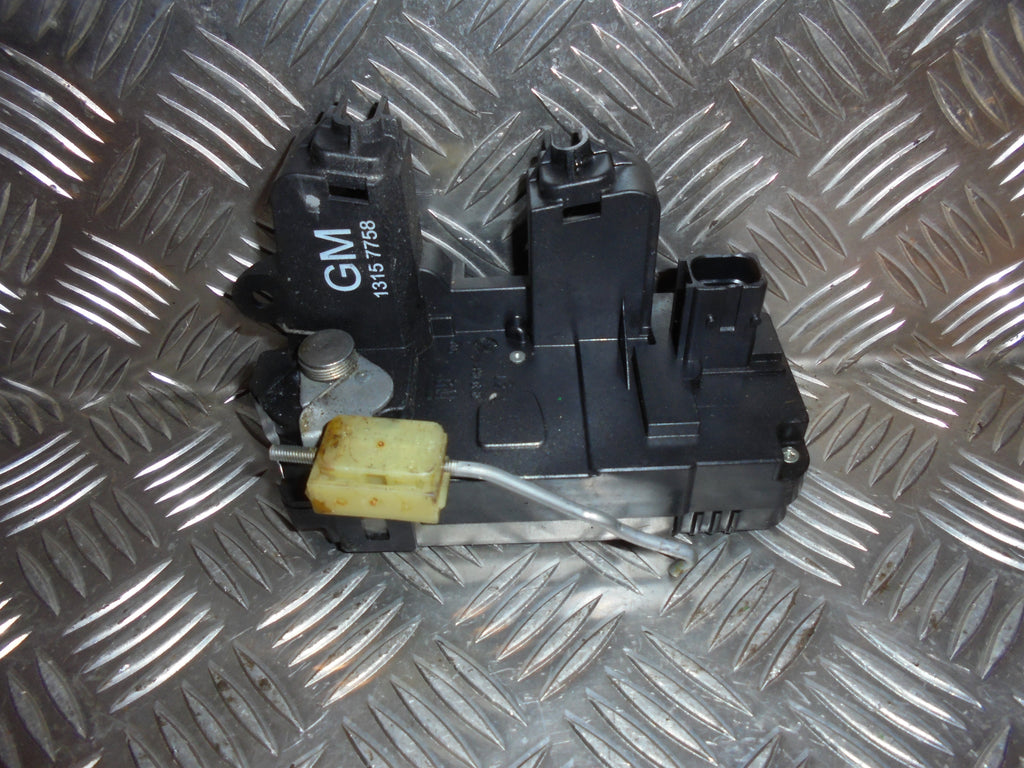 Opel Vectra C Dørlås Med OEM Nr. 13157758 Fra Opel Ophugger