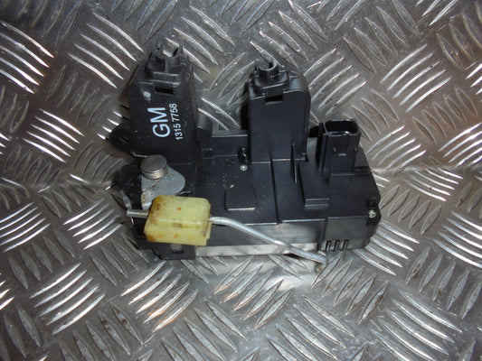 Opel Vectra C Dørlås Med OEM Nr. 13157758 Fra Opel Ophugger